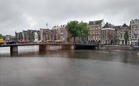Rembrandt Square Boat